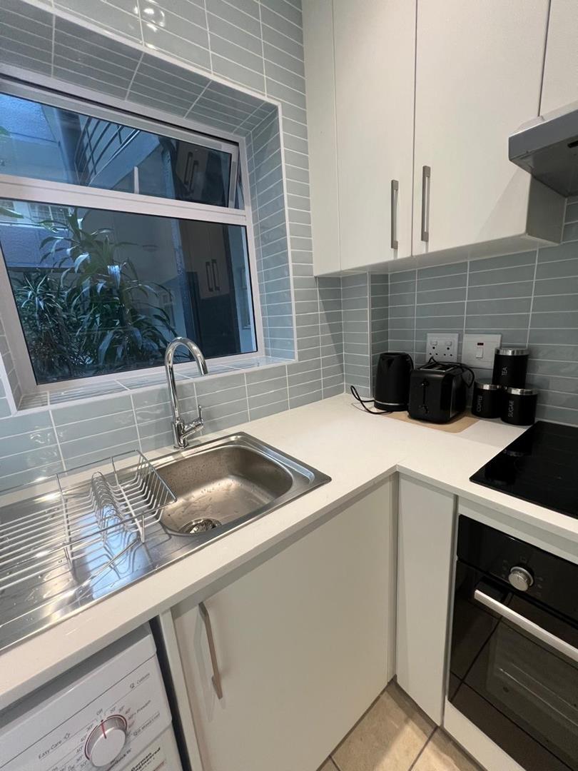 To Let 2 Bedroom Property for Rent in Sea Point Western Cape